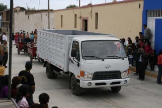 Modernas unidades motorizadas que serán usadas en el servicio de limpieza pública donó la empresa Cartavio S.A.A. a la municipalidad de Santiago de Cao